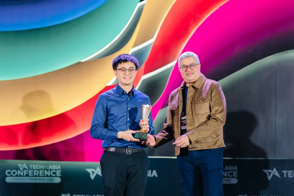 มจธ. ขอแสดงความยินดีกับ รศ. ดร.พชรพิชญ์ พรหมอุปถัมภ์ ที่ได้รับรางวัล “CTO of the Year” จาก Tech in Asia